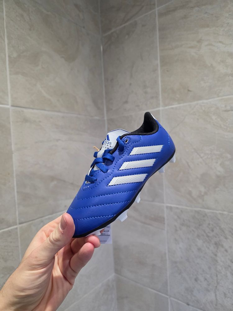 UK 10.5 brand new Adidas Goletto VIII Junior Blue football boots